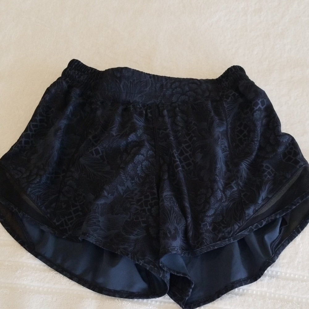 Lululemon hotty hot shorts